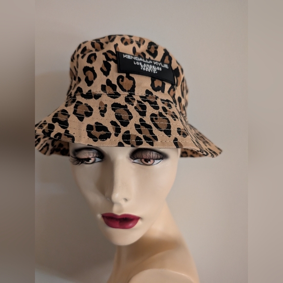 Kendall & Kylie Accessories - Kendall & Kylie Cheetah/leopard Bucket Hat. Best Price On Poshmark 💲